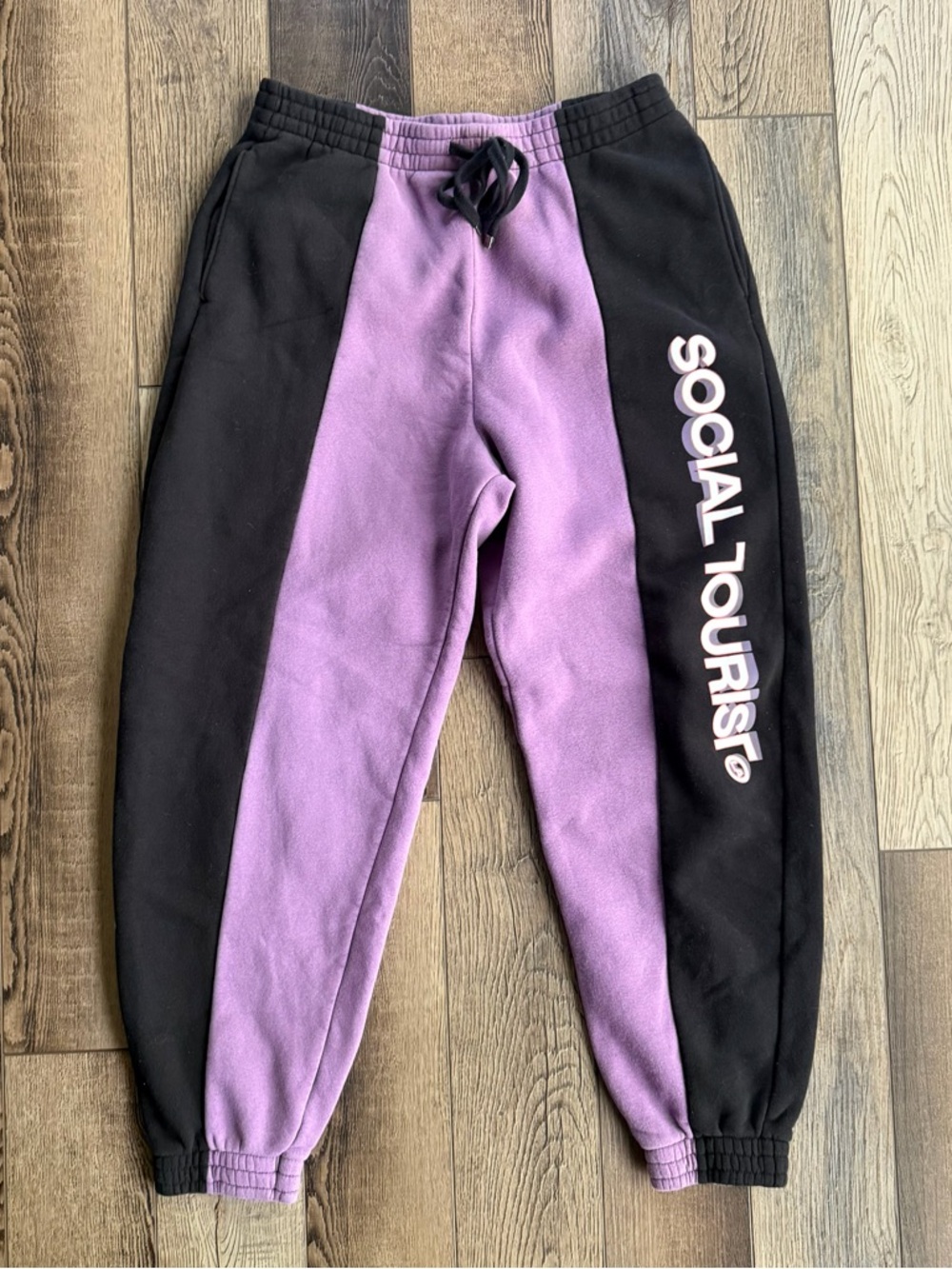 Social Tourist Joggers from Hollister Size M